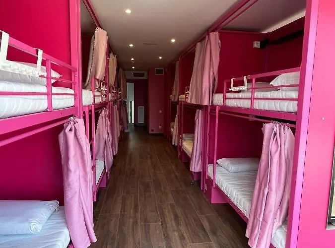 Hostelle - Women Only Hostal *