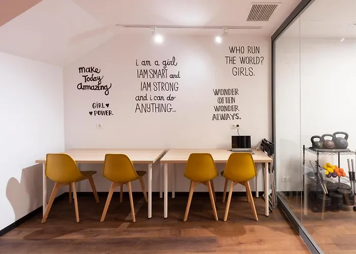 Hostal Hostelle - Women Only Barcelona
