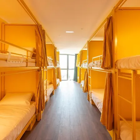Hostelle - Women Only Хостел