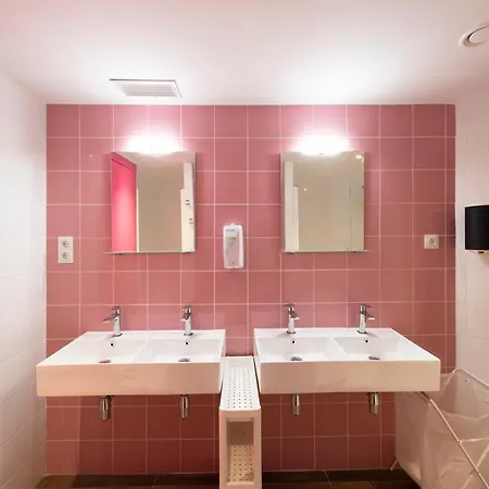 Hostelle - Women Only אכסניה *